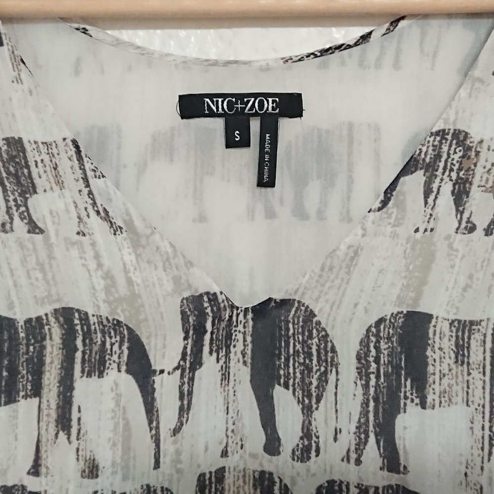 Nic+Zoe sleeveless elephant print top S NWOT - Picture 3 of 4